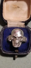 VINTAGE SOLID SILVER  MEMENTO MORI SKULL RING