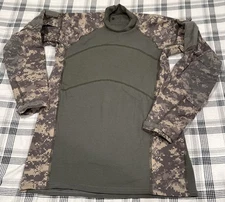 US Army Combat Shirt Mens Large Digital Camo Baselayer Rip Stop Flame Resistant 
