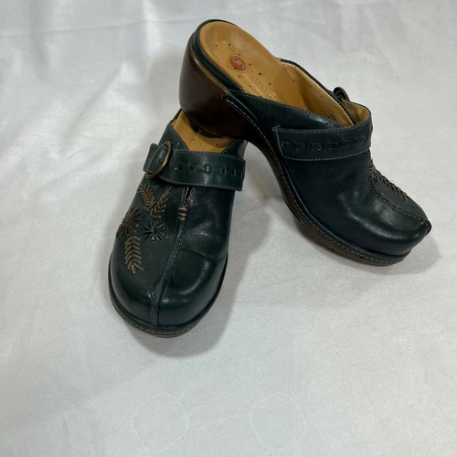 clarks unstructured clogs
