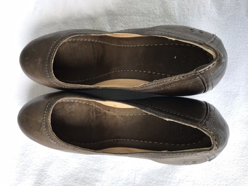 RAROS FRYE Carson Wedge Pump EE. UU. 7M Zapatos de Cuero Marrón B - Imagen 5 de 10