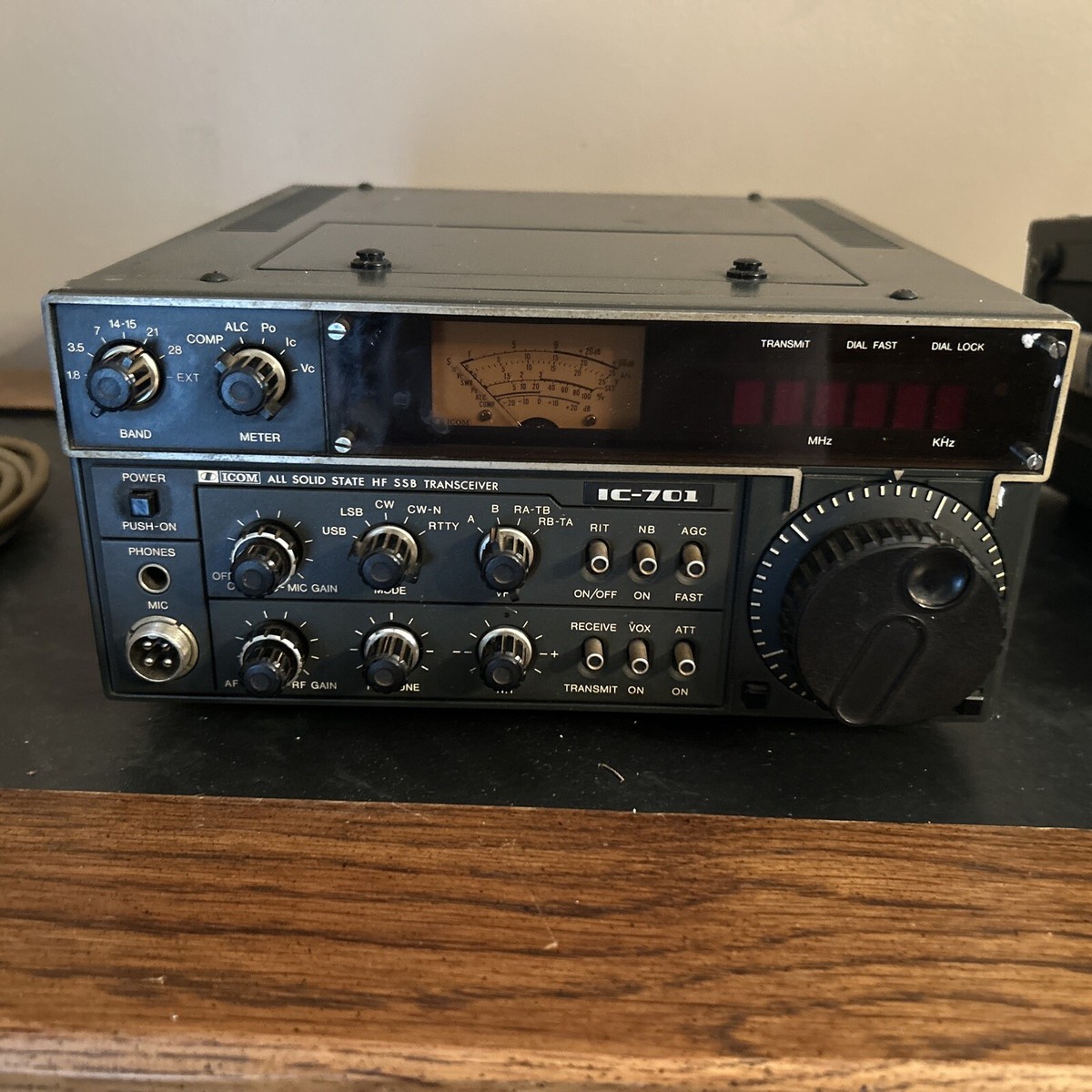 ICOM IC-701 HF All Band Transceiver W/IC-701PS Power Supply W