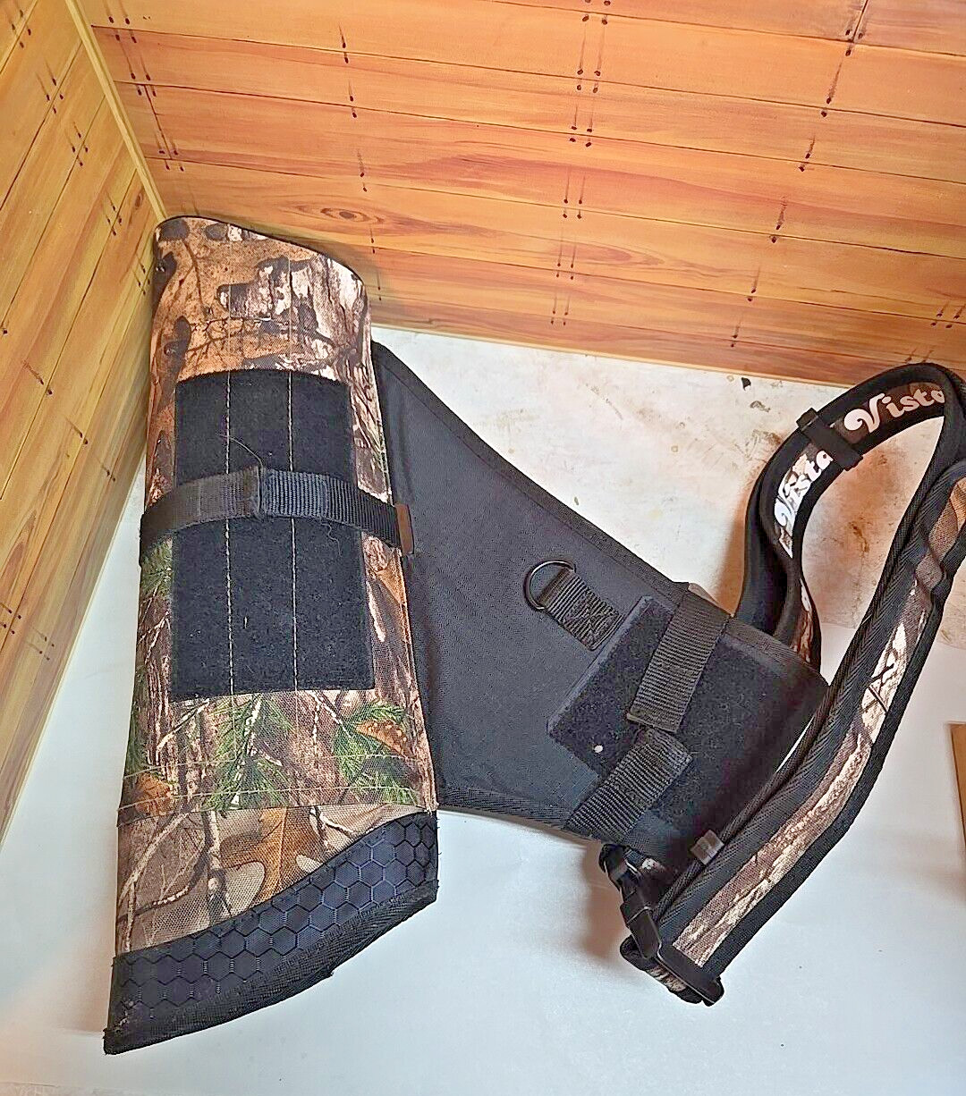 VISTA Brand Three Tube Archery Quiver; Camo