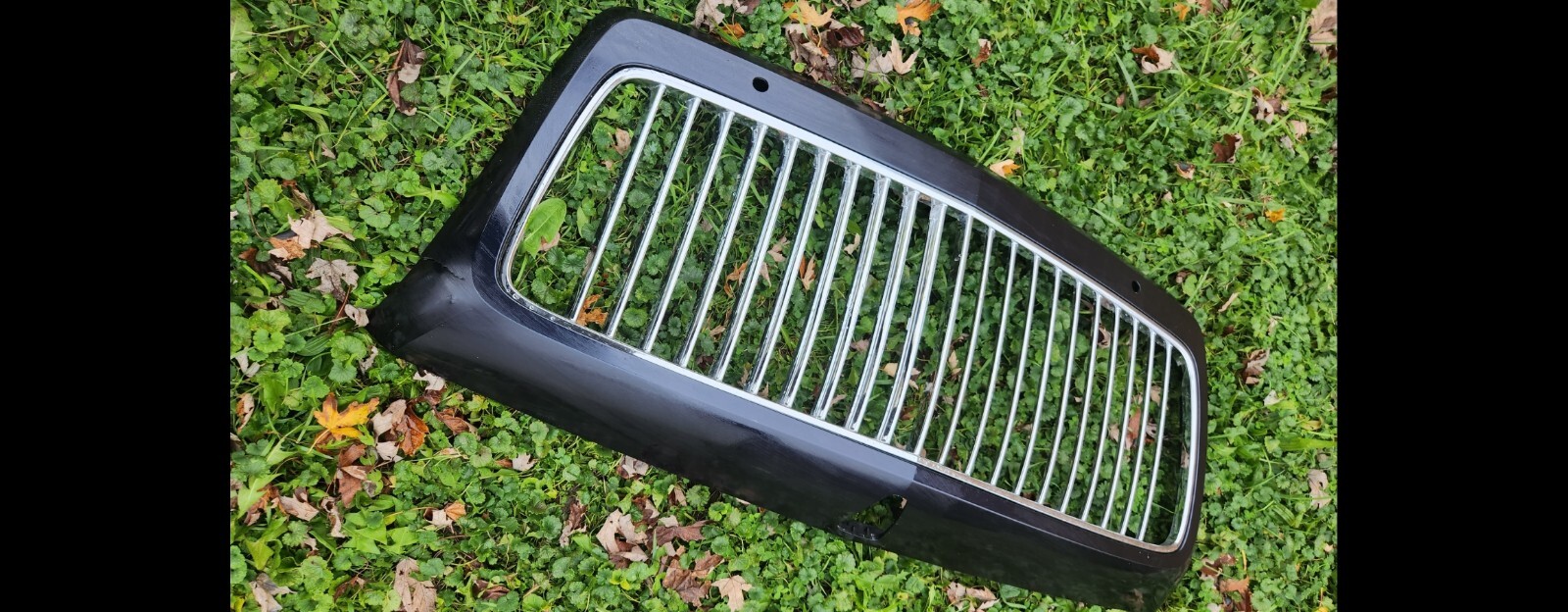 BROKEN 2020-2023 BENTLEY FLYING SPUR FRONT RADIATOR GRILL TRIM OEM 3SE853667