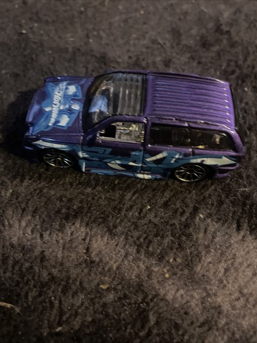 Hot Wheels Boom Box Maroon Toy SUV Gold Interior Flames 2002 Malaysia - Picture 17 of 17