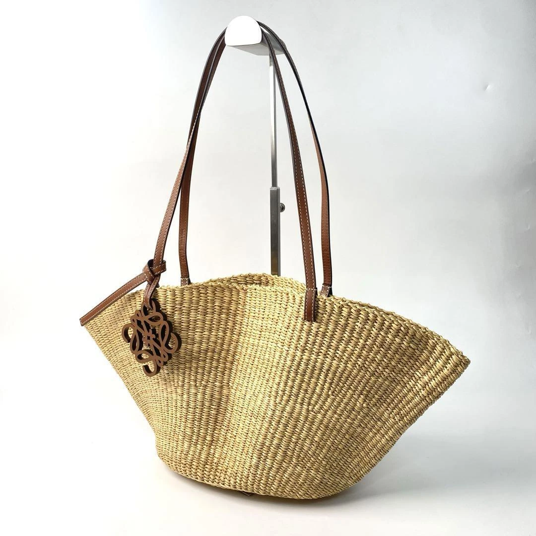 LOEWE Anagram Small shell basket elephant glass xleather Straw bag Beige xbrow