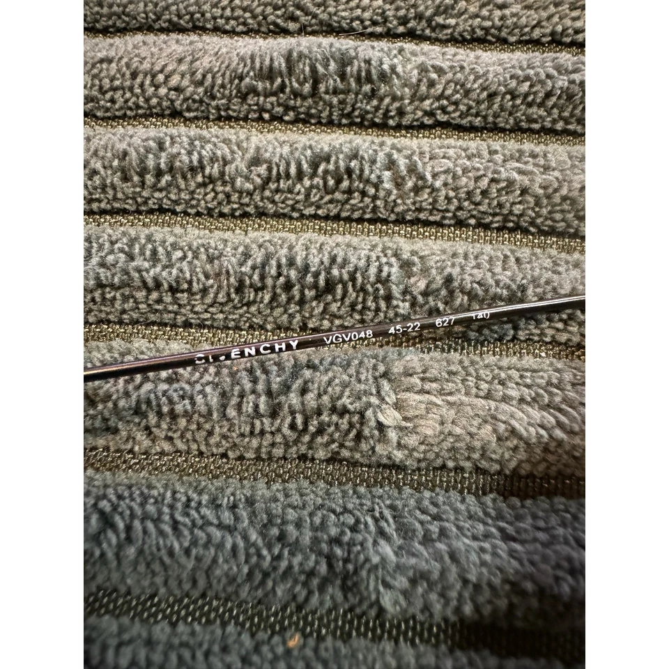 Gafas de sol Givenchy VGV048 con marco de metal ovalado Italia gafas de diseñador Foto 3 de 4