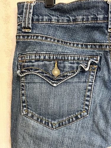 Pantalones de mezclilla Levi’s 542 acampanados bajos para mujer talla 10 lavado medio - Imagen 9 de 11