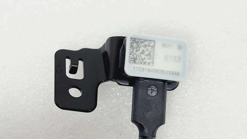 Датчик ускорения передний правый 2020 21 22 2023 Chevy Corvette Stingray 85116132 - Изображение 4 из 4