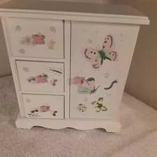  New Small to  Medium White Natural Wood  Jewerly Box W/Butterflys