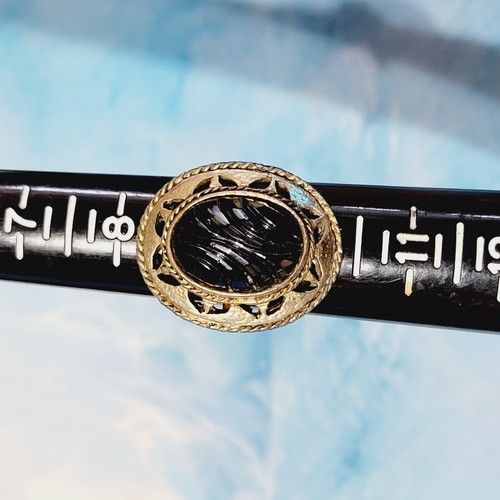 Molded Black Glass & Gold-tone Chunky Fashion Ring- size 10 Adjustable r-48 - Picture 8 of 10