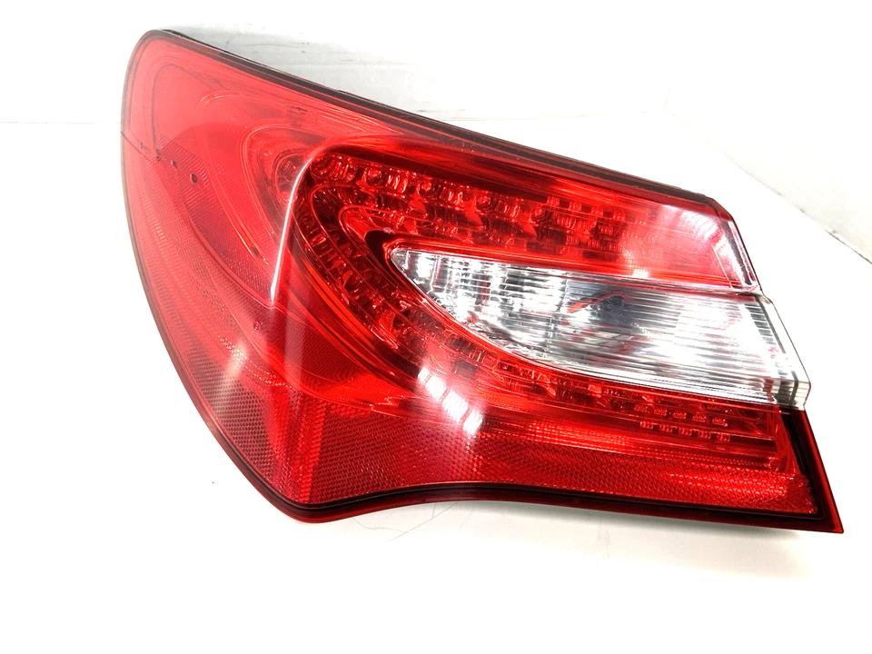 Lanterna traseira de freio traseira 2011-2014 Chrysler 200 fabricante de equipamento original lanterna traseira do lado esquerdo do motorista - Imagem 3 de 4