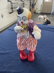 Vintage 13-inch Wind-Up Musical Moving Animated Porcelain Clown