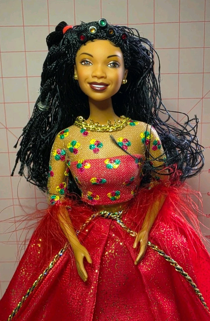 Mattel Barbie Dolls & Doll Playsets 2000 Year Manufactured Pink