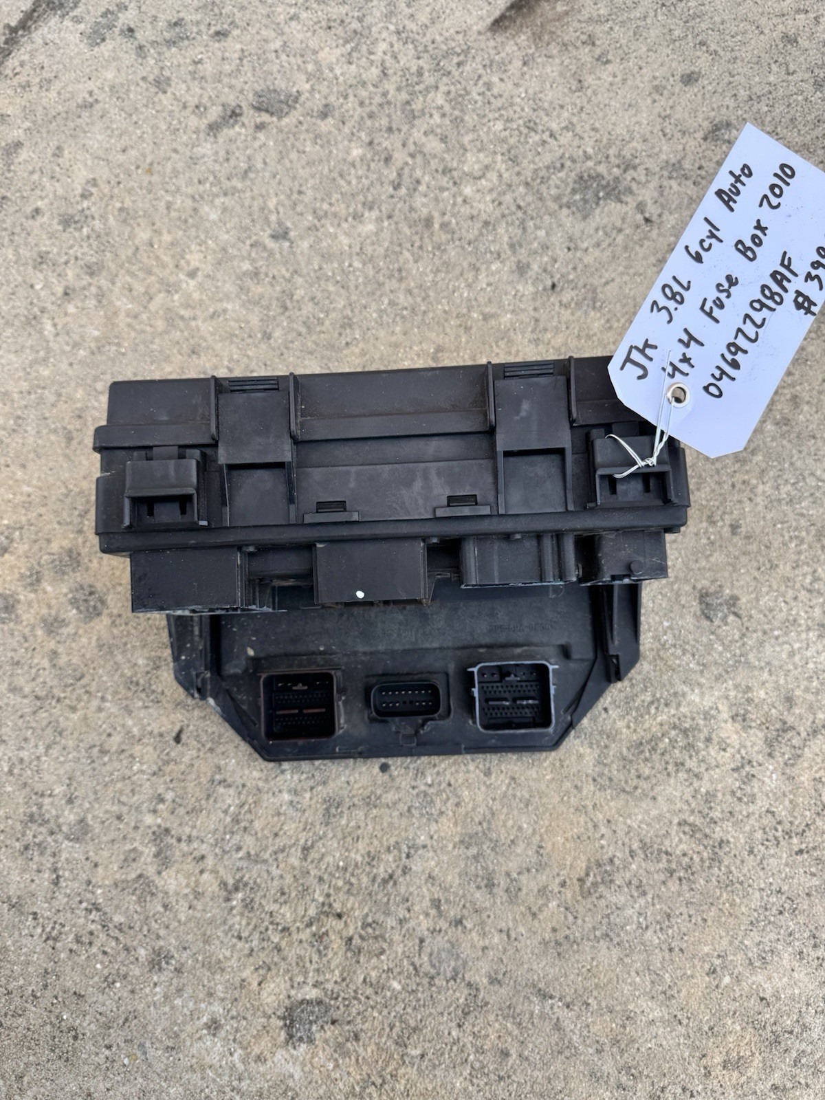 2010 Jeep Wrangler JK 3.8L 6cyl Automatic 4x4 Fuse Box OEM 04692298AF thumbnail 3