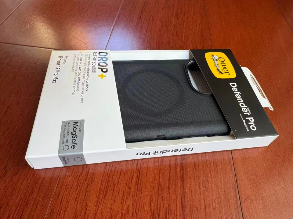 Funda OtterBox Defender Pro Series con MagSafe para Apple iPhone 16 Pro Max Foto 2 de 3