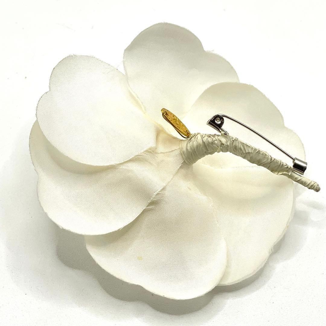 Chanel Camellia Corsage Brooch Offwhite Nylon Box Included Size 8.5cm thumbnail 5