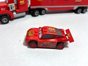 LEGO Cars: Mack's Team Truck 8486 (2011) + Ultimate Build Lightning McQueen 8484