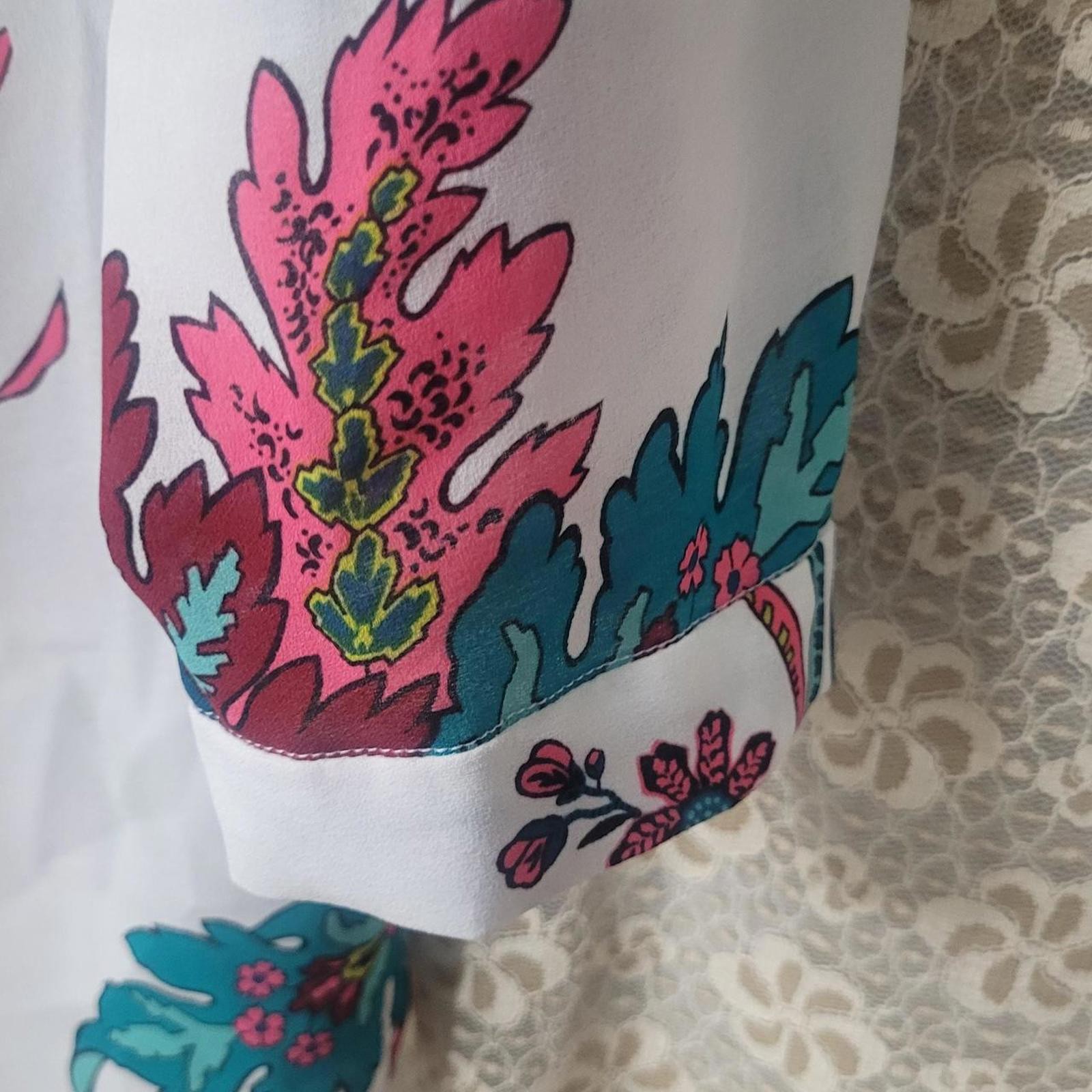 Vibrant eclectic lightweight button up blouse - image 3