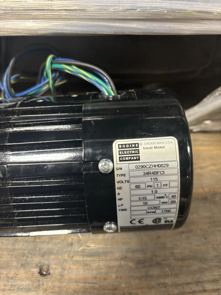 NEW NO BOX Bodine 34R4BFCI 115 V 1 PH 0.91 A 1/15 HP 1700 RPM Small Motor - Image 2 of 3