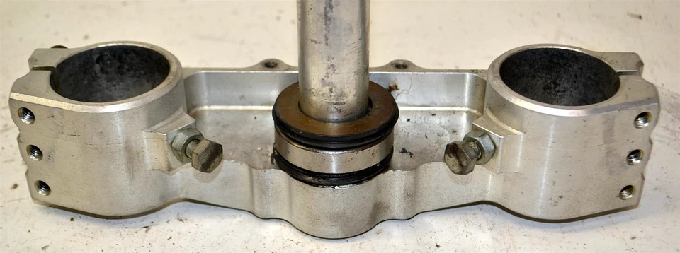 KTM 250 SX 380 300 Abrazaderas Triple Vástago de Árbol ¿APLICADO EN SARTÉN? 50301032014 1997-1999 Foto 4 de 4