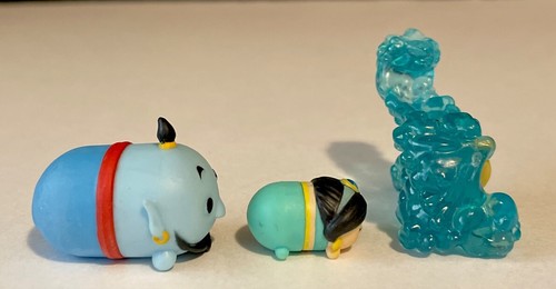 Disney Aladdin Tsum Tsum GENIE Medium & JASMINE Small Vinyl Figures W/Stand - Picture 5 of 7
