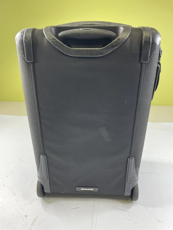 Расширяемый 2-колесный международный чемодан для ручной клади Tumi Alpha 2 22016D2 - Изображение 3 из 4