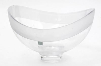 Louise Kennedy Tipperary Crystal Sea Aster Opaque Arched Bowl 5 inches