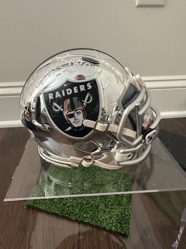 Minicasco cromado Raiders Biletnikoff, Plunkett, Allen triple firmado SB MVP Foto 2 de 4