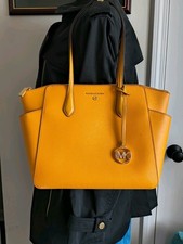 Michael Kors Selma Medium Saffiano Leather Sa...