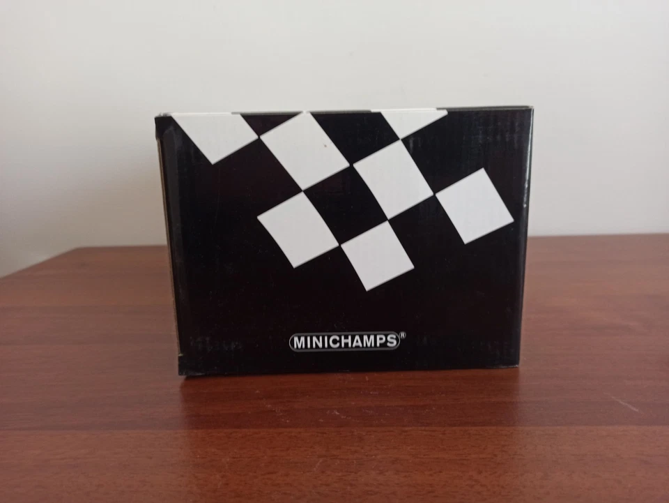 MINICHAMPS 1:18 BENETTON FORD B191B M. SCHUMACHER EARLY SEASON 1992 - Immagine 4 di 4