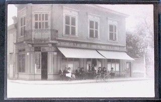CPA PHOTO LYON Rue Ménon Café de la gare