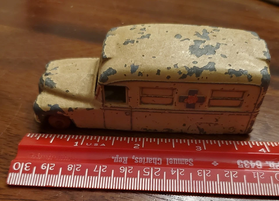Coche ambulancia vintage DINKY TOYS DAIMLER HECHO EN INGLATERRA Meccano Ltd. como está Foto 3 de 4