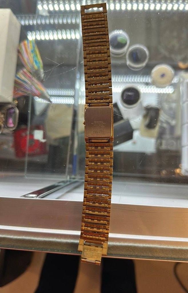 Vintage Seiko Gold-Tone Rectangular Wristwatch - image 2