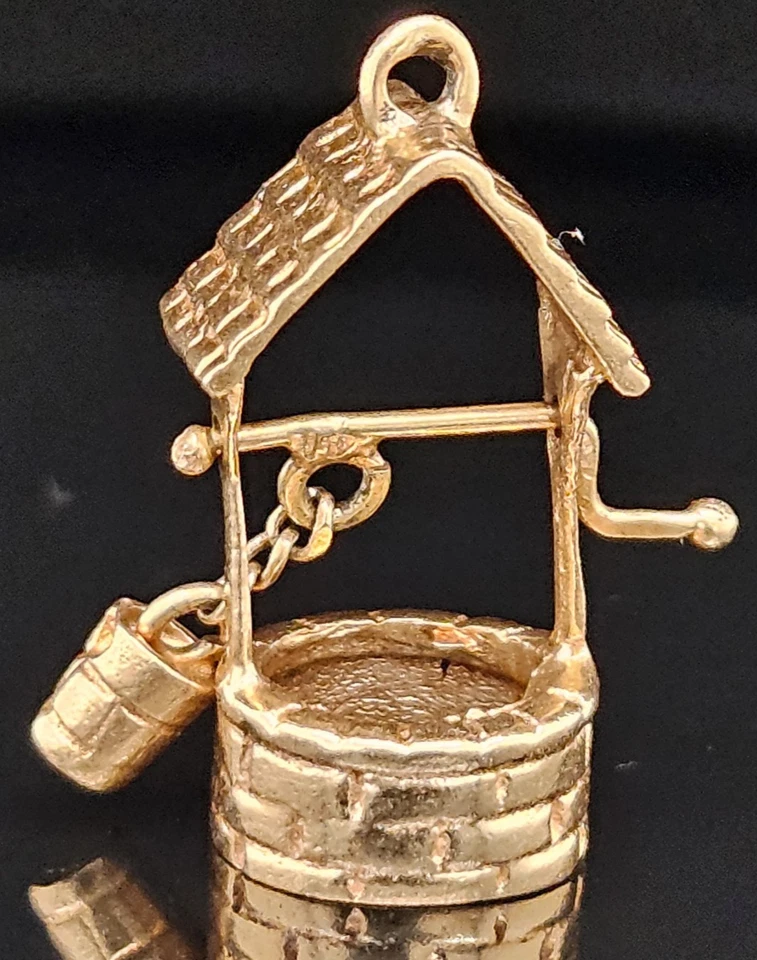 14K Gold WISHING WATER WELL Charm Pendant HANGING BUCKET TURNS Vintage - Image 4 of 4