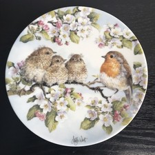 Royal Worcester Danbury Mint Collector Plate "Out on a Limb" ROBIN Bird & Chicks