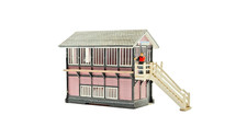 BACHMANN SCENECRAFT 00 GAUGE - 44-0074 - DOWNHAM MARKET SIGNAL BOX NSE - UNBOXED