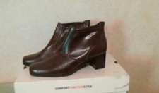 Bass and Company Boots 8 Womens