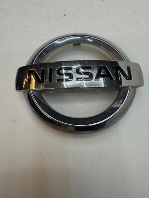 Nissan OEM Front Chrome Grille Emblem CAPN 5001072 GENUINE  Used