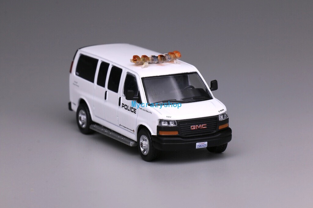 CR 596 1:64 White GMC Savana LA Airport Police Van Model Diecast