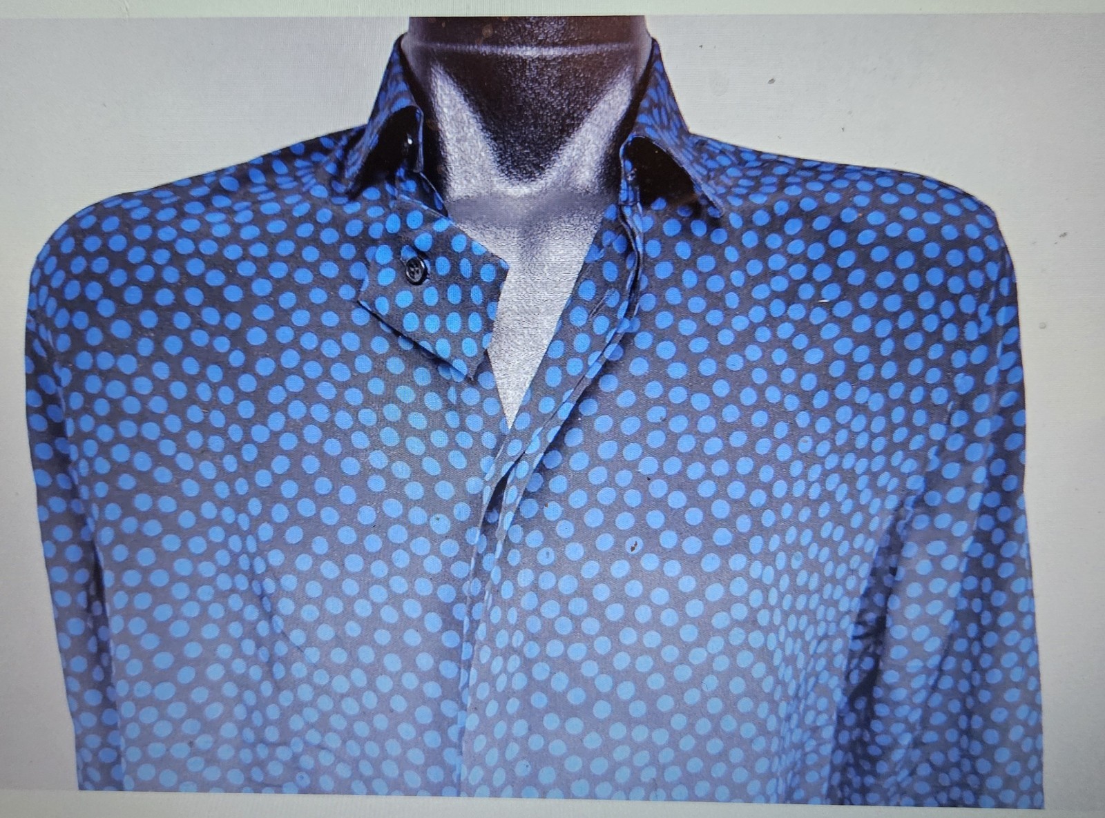 Camicia Saint Laurent YSL nera con stampa a pois blu in seta con bottoni 39 15 5