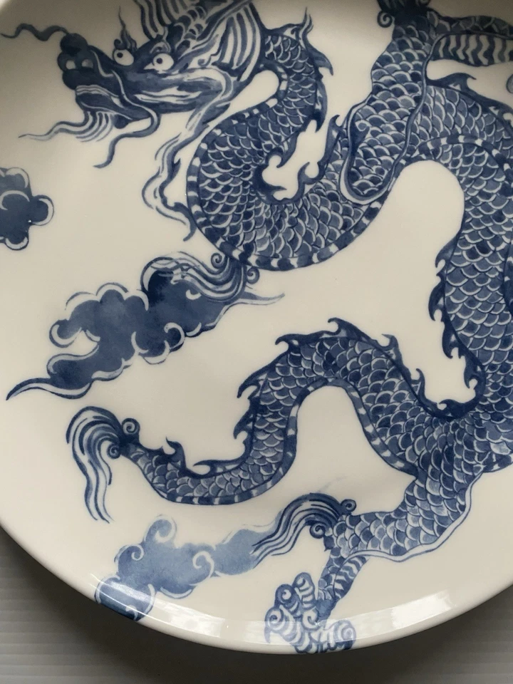 "Plato de cena Williams Sonoma mesa coreana dragón azul y blanco 11""" Foto 4 de 4