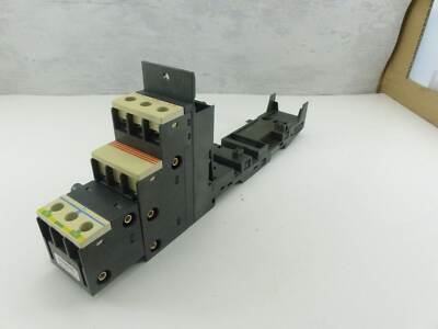 4 x SIEMENS SIMATIC S7 TERM BLOCK ET200S M45-PEN-S 3RK1 903-2AA10 ES: 1 (5734-3)