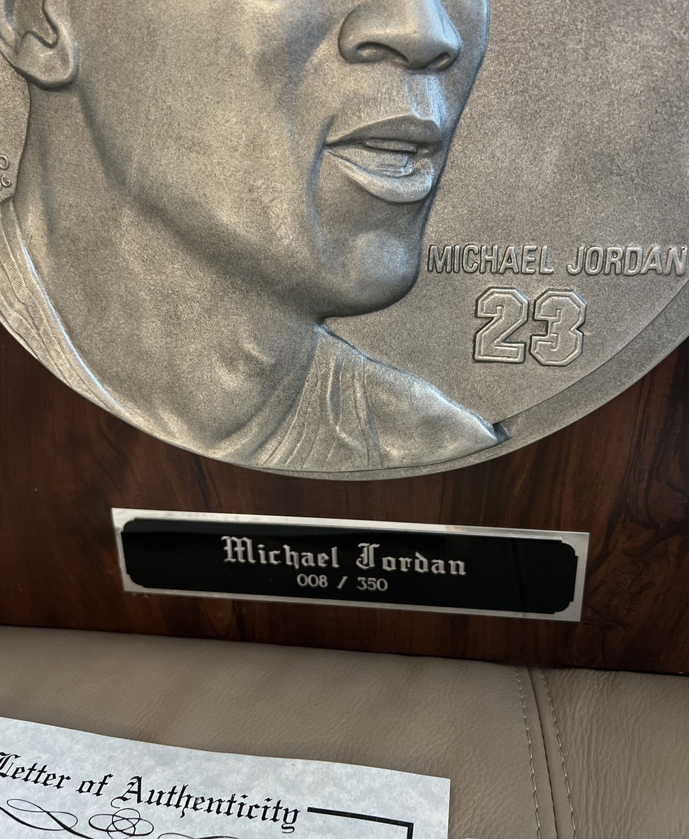 UDA Highland Mint MICHAEL JORDAN Silver Patina Sculpture 008/350 - Main Image