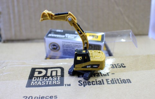 CAT 1/160 315D-L Hydraulic Excavator Engineering Diecast Masters CAT #85556 - Picture 3 of 8