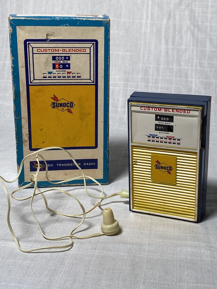 VINTAGE SUNOCO OIL COMPANY GAS PUMP SIX TRANSISTOR AM RADIO