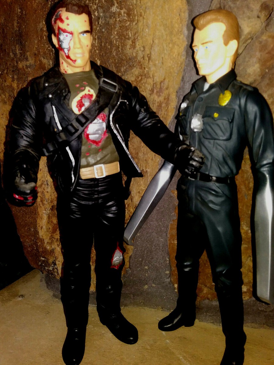 T800 VS T1000 TERMINATOR 2 TSUKUDA FACTORY FINISHED VINYL FIGURES