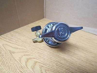Matheson Model 1P Pressure Regulator No Gauges       E2
