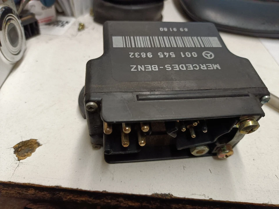 Mercedes Benz 300D 300SD 300CD 1983 relé de bujía incandescente 001 545 9832 fabricante de equipos originales usado Foto 3 de 4