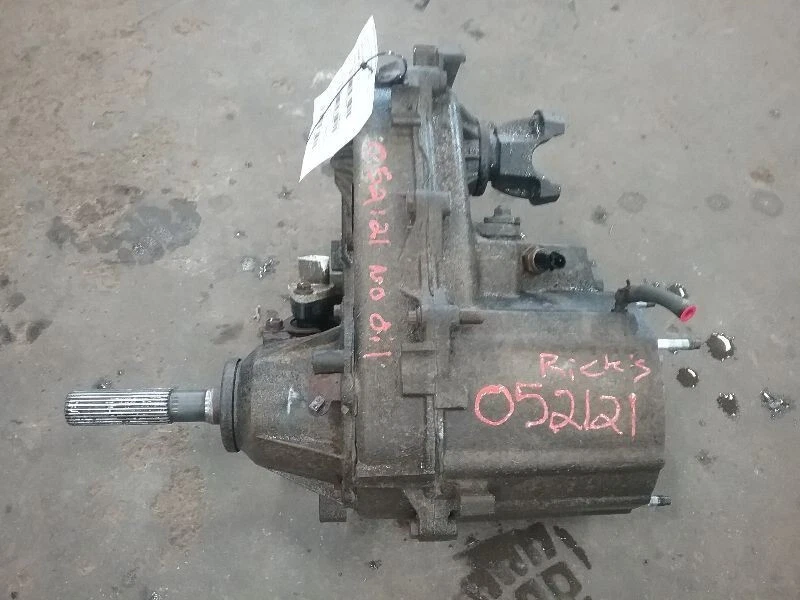 Jeep Wrangler 1997-2002 montaje de caja de transferencia 2,5 L 4 cilindros MT fabricante original Foto 3 de 3