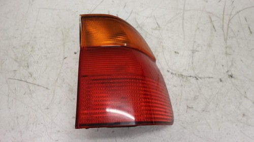 BMW 5 E39 Kombi Rücklicht Rückleuchte rechts 8361672